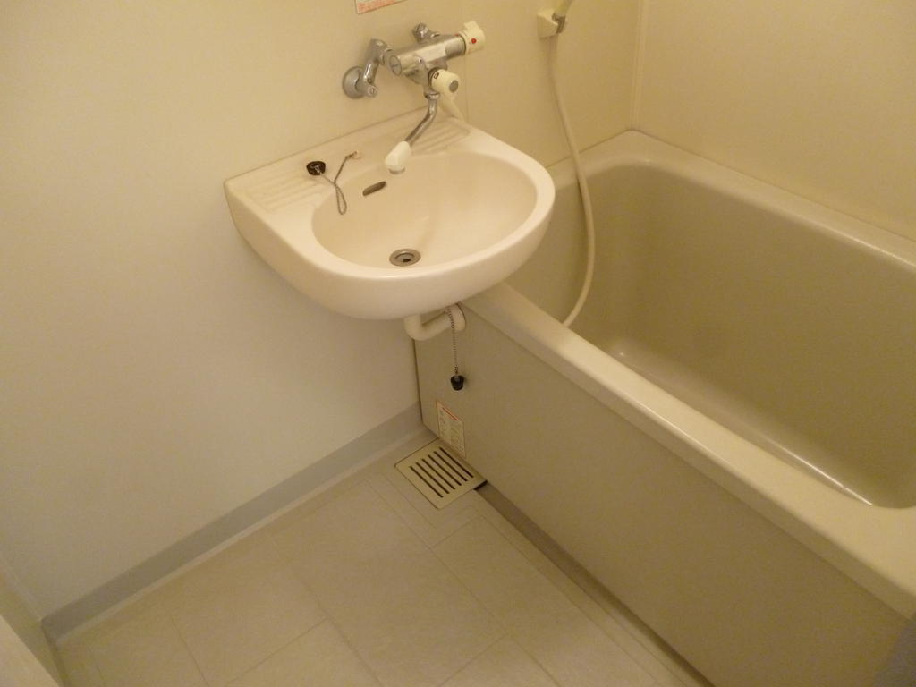 バス・シャワールーム　給湯式バスルーム