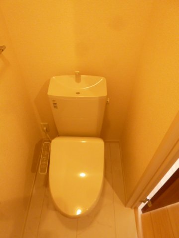 トイレ　類似画像　現状優先