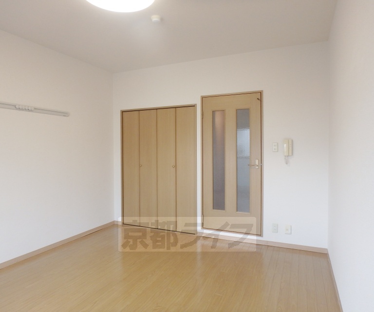 居室・リビング　フローリングの綺麗なお部屋です。