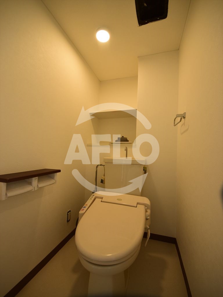 トイレ　アネックス六兵衛　温水洗浄便座