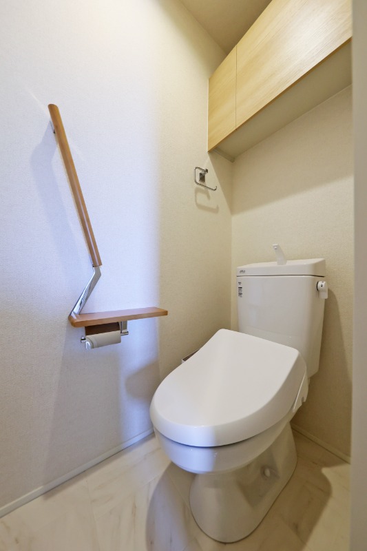 トイレ　温水浄水便座付トイレ