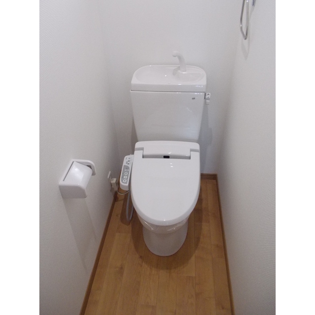 トイレ　温水洗浄暖房便座