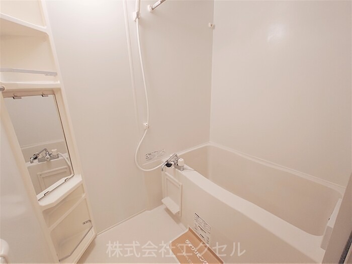 バス・シャワールーム　追い焚き機能付きです。