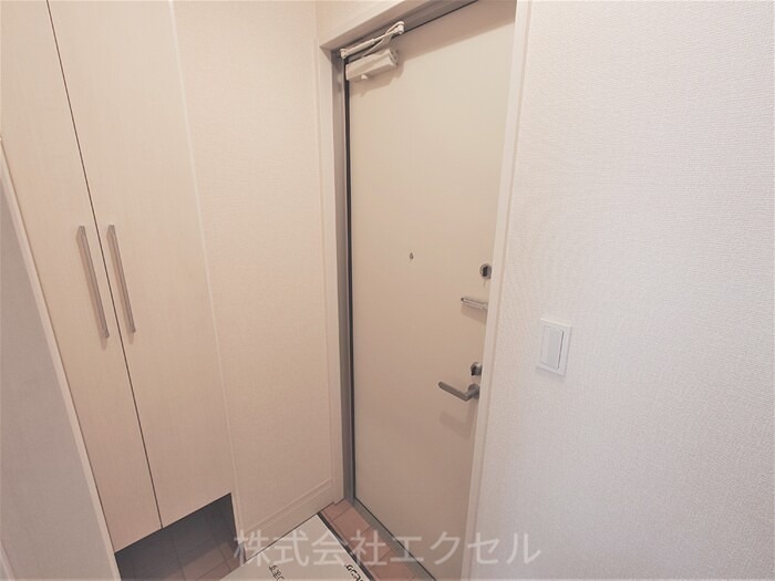 玄関　シューズBOX完備の玄関です。