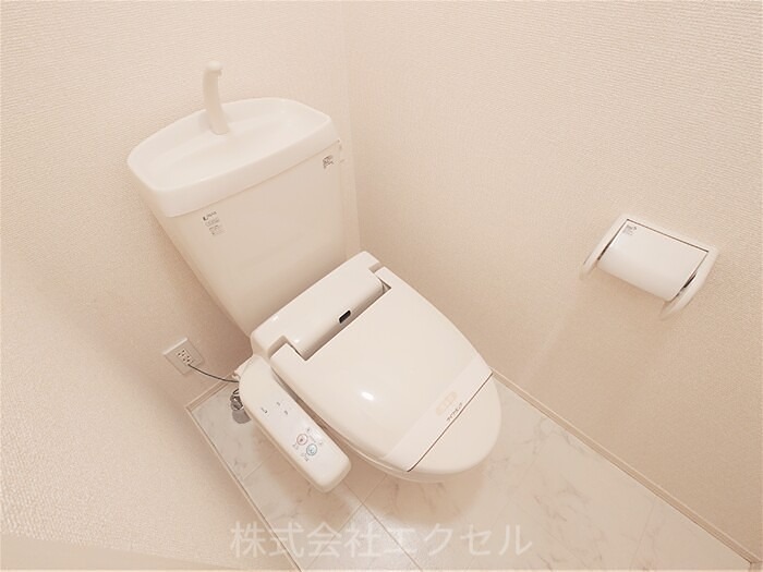 トイレ　ウォシュレット付きです。