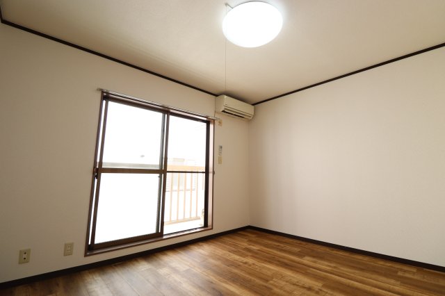 居室・リビング　ゆったりとした居間です