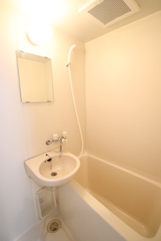 バス・シャワールーム　お風呂です