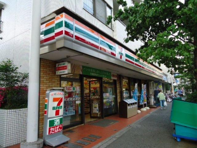 コンビニ　セブンイレブン新宿若松町店（コンビニ）まで246m