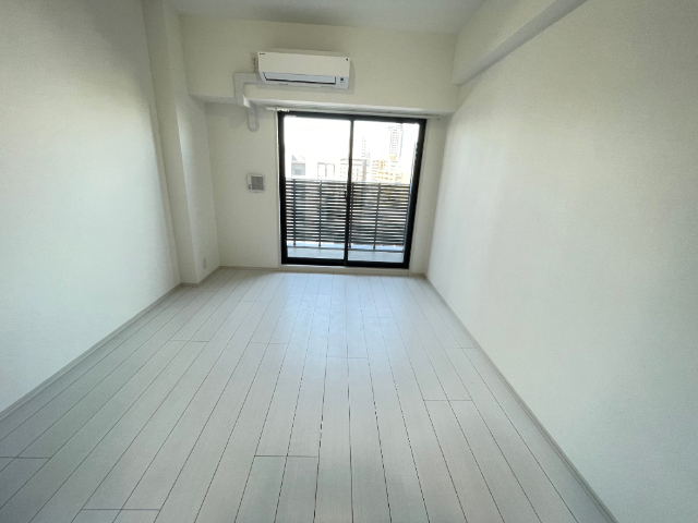 居室・リビング　※別号室のお写真です