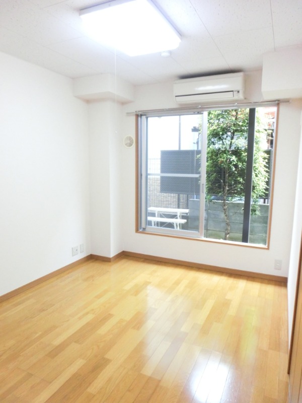 居室・リビング　６．５帖のリビング♪