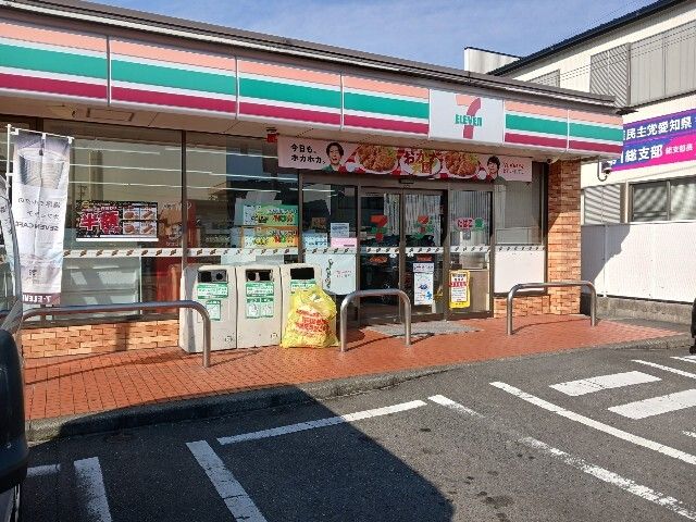 コンビニ　セブンイレブン（コンビニ）まで340m