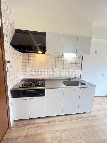 キッチン　コンパクトなキッチンで掃除もラクラク