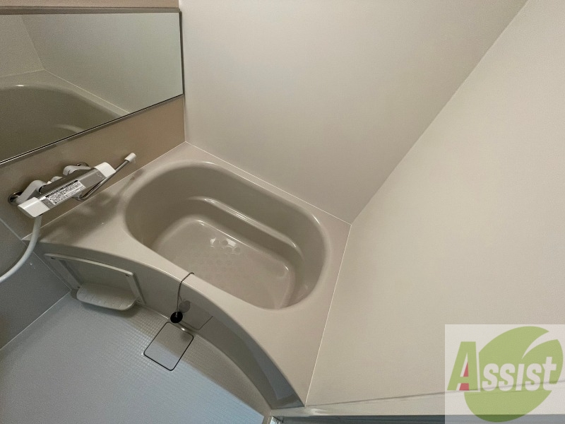 バス・シャワールーム　お風呂になります。一日の疲れを癒してくださいね。