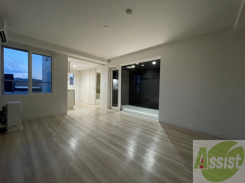 居室・リビング　広くてきれいなリビングです！快適に過ごせそうですね。