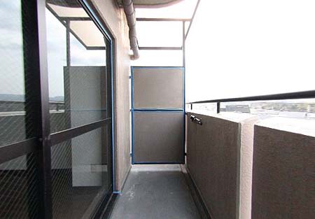 バルコニー　バルコニーからの眺めを楽しみながら食事をしませんか