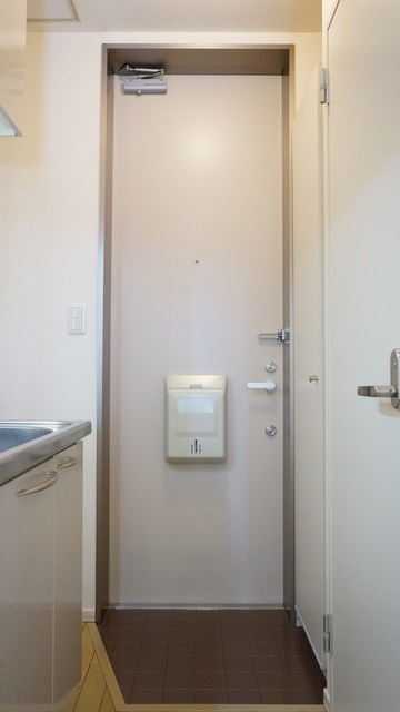 玄関　下駄箱がついているので、片付いた玄関をキープできます！