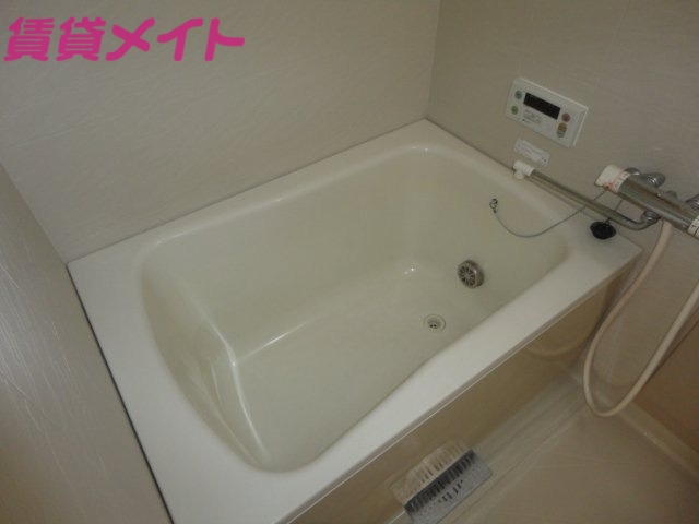 バス・シャワールーム　同型反転タイプのお写真です