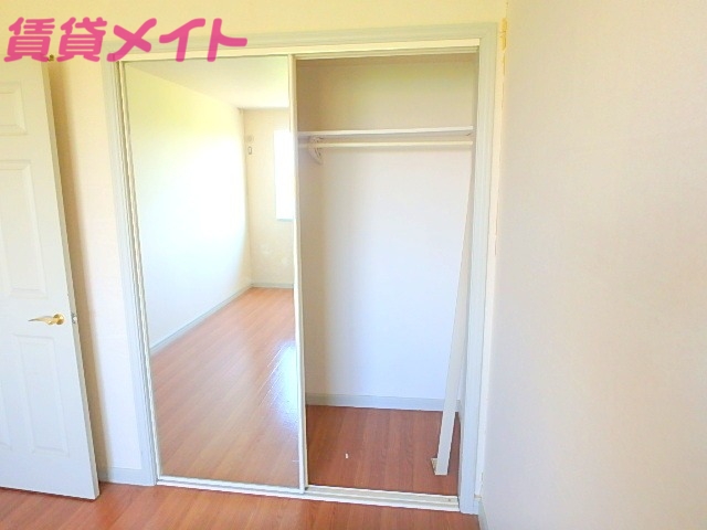 収納　同型反転タイプのお写真です