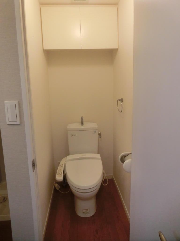 トイレ　ウォシュレット