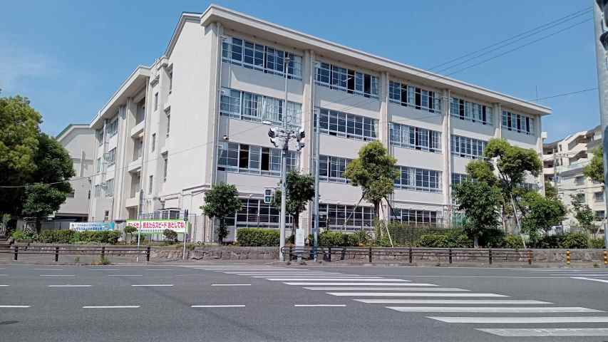 小学校　福岡市立小学校横手小学校（小学校）まで185m