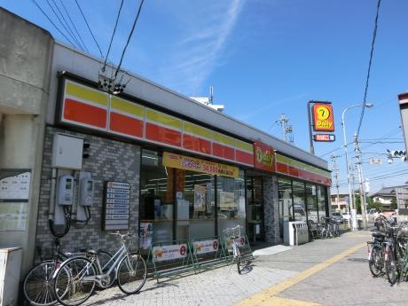 コンビニ　デイリーヤマザキ 中川高畑店（コンビニ）まで1260m