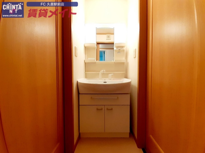 洗面設備　反転タイプ参考写真