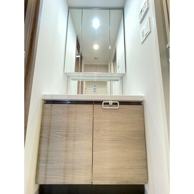 洗面設備　コンパクトで使いやすい洗面所