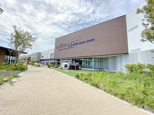 ショッピングセンター　THE OUTLETS SHONAN HIRATSUKA（ショッピングセンター）まで786m