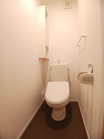 トイレ　清潔感のあるトイレです