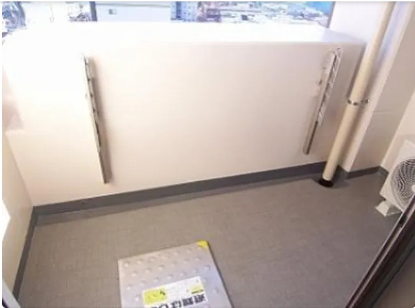 バルコニー　陽当たり良好なバルコニーです