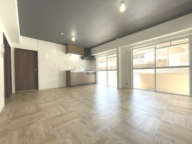 居室・リビング　退去前のため現況を優先します