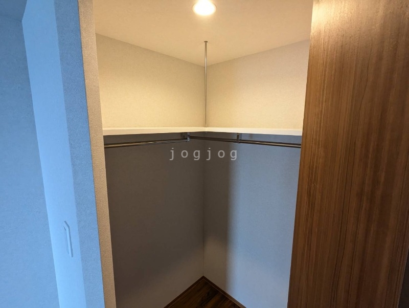 収納　寝室のウォークインクロゼット