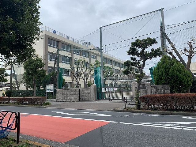 中学校　葛飾区立 上平井中学校（中学校）まで532m