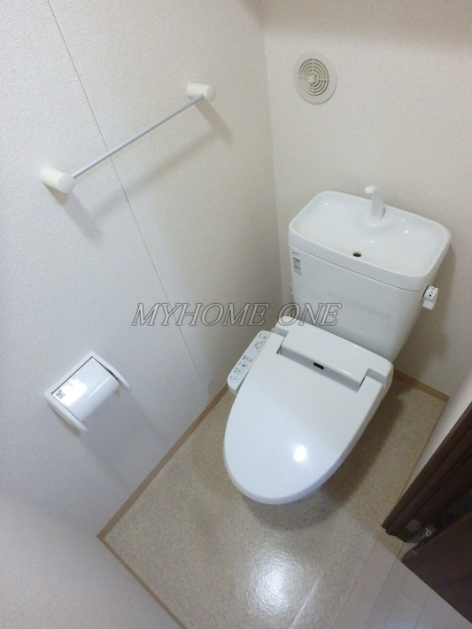 トイレ　温水洗浄便座