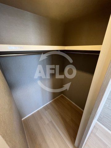 収納　ミッドフラッツ弁天町駅前　ウォークインクローゼット