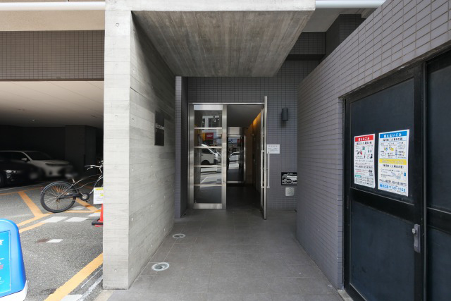 エントランス　エントランス