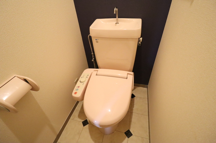 トイレ　温水洗浄便座