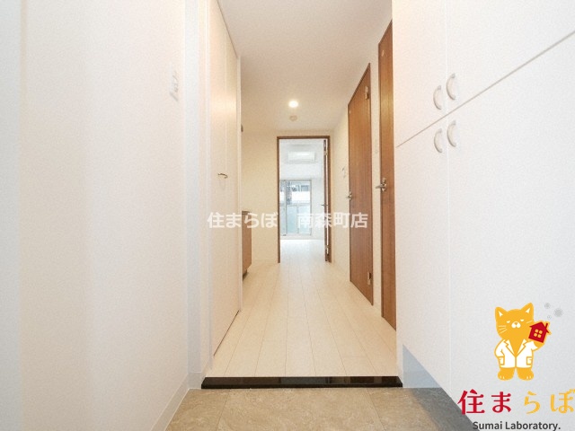 玄関　「気になったら、LINEで気軽に相談できますよ。」