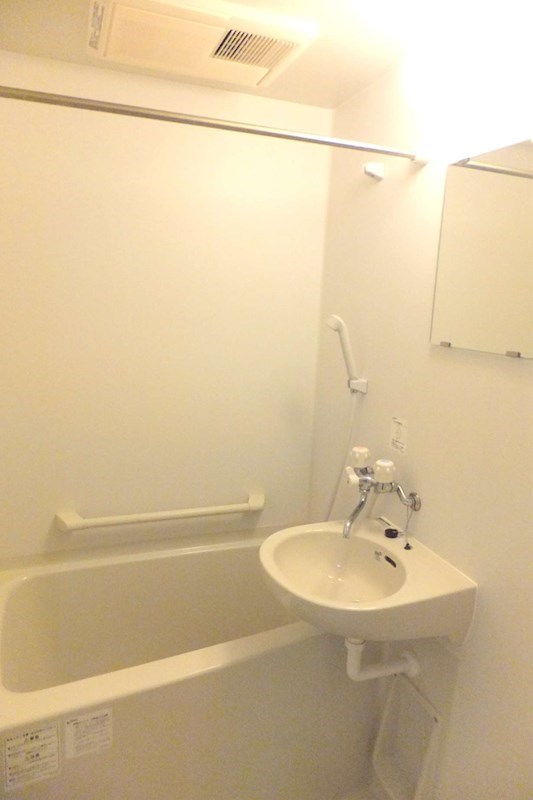 バス・シャワールーム　バスルーム