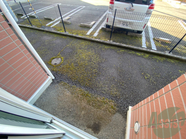 バルコニー　お天気のいい日はバルコニーで洗濯物も干せますよ。