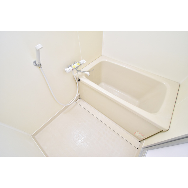 バス・シャワールーム　ゆったり過ごせるお風呂です