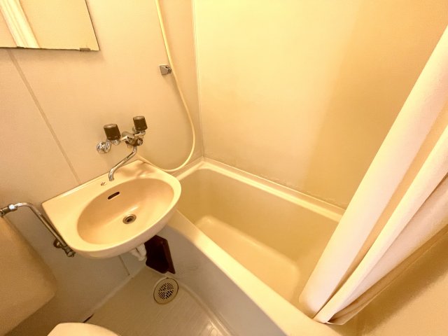 バス・シャワールーム　シンプルで機能的なユニットバスです！