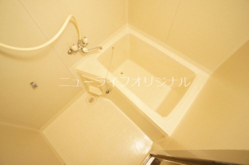 バス・シャワールーム　お掃除がしやすいユニットタイプの浴室☆