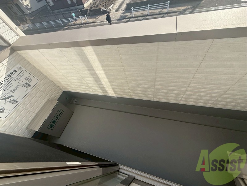 バルコニー　バルコニーがあるので洗濯物も干せますね。