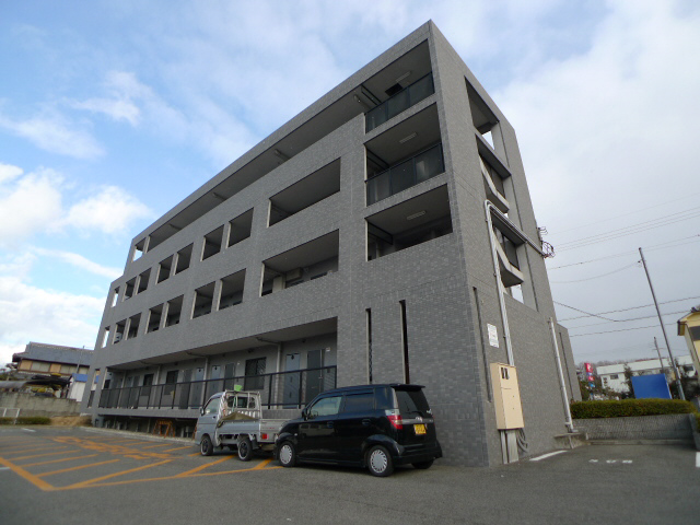 建物外観　防音、耐震性に優れた鉄筋コンクリート造です。