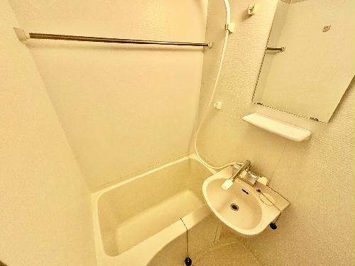 キッチン　設備・仕様は号室により異なる為、現況を優先いたします。