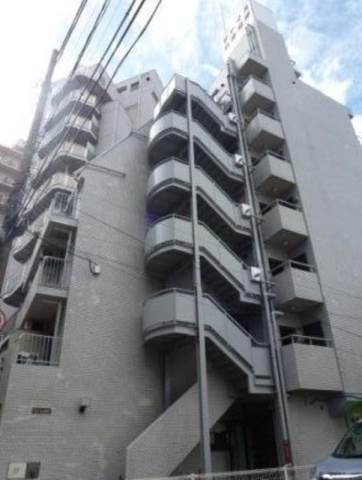 建物外観　駅徒歩１分。がっちりした外観の駅近マンション。