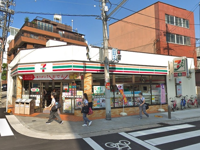 コンビニ　セブンイレブン（コンビニ）まで446m