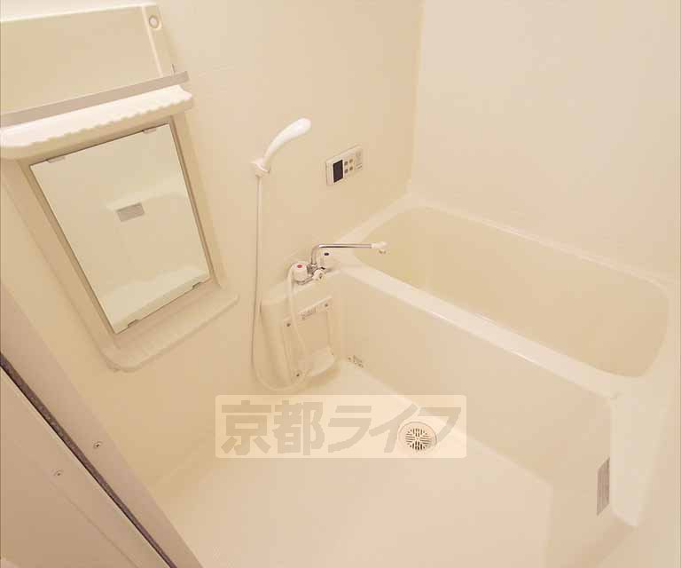 バス・シャワールーム　広々したお風呂です！