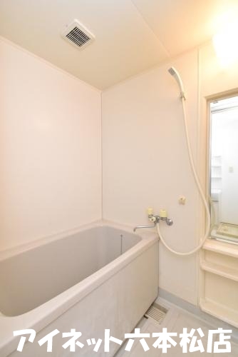 バス・シャワールーム　ゆっくり癒しましょう。